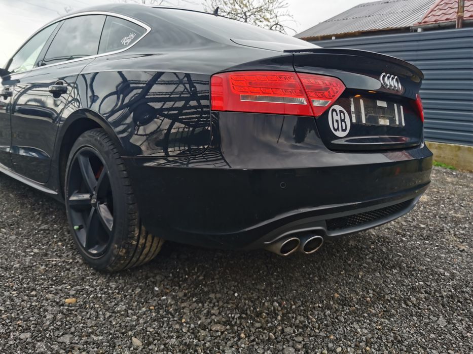 aripa spate audi a5 2010