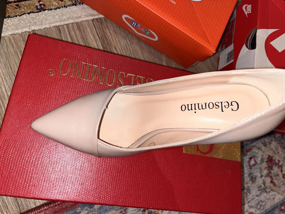 Продам туфли 2 пары