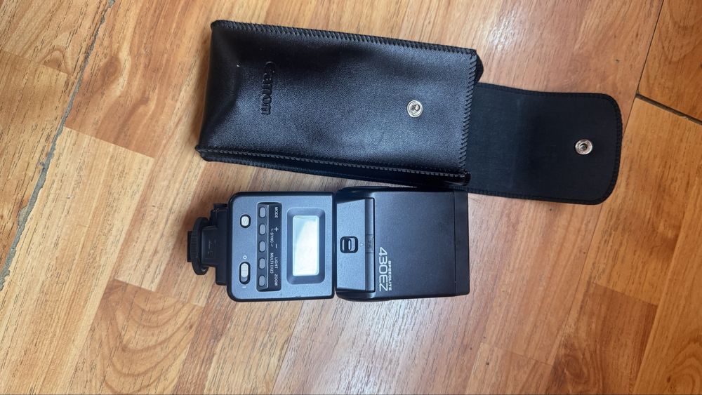 Aparat foto dslr Canon eos 550d