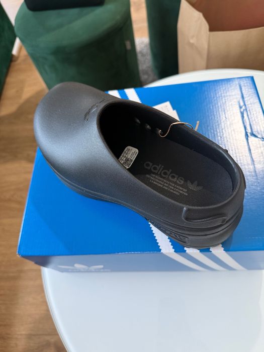 Vand papuci Adidas 100% originali