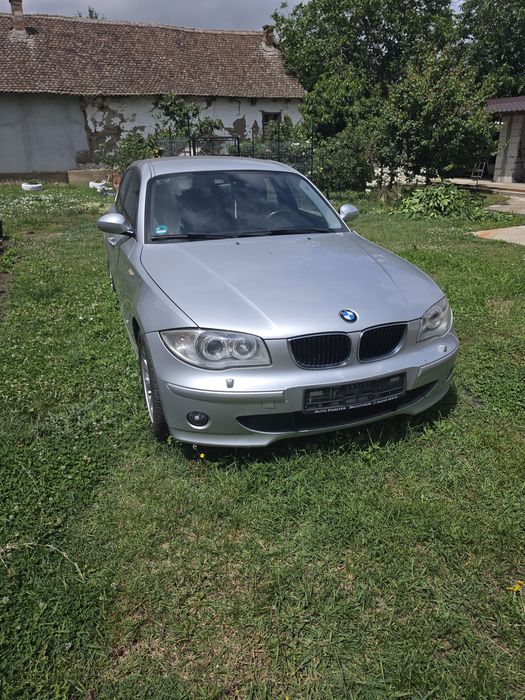 Vand bmw seria 1 motor 1.6 2600 euro