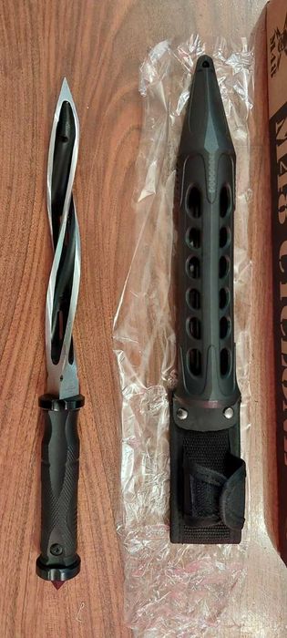 Нож United Cutlery M48 Cyclone с кания, черен, дължина  20.3 см
