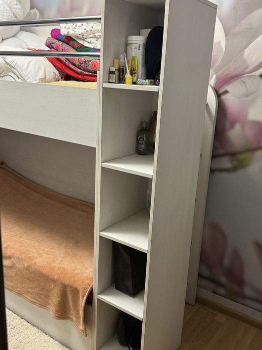 Продаю кровать (двухъярусную)