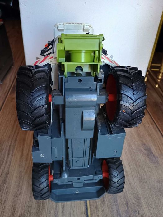 Комбайн CLAAS Jaguar 900 Умален Модел Голяма Играчка