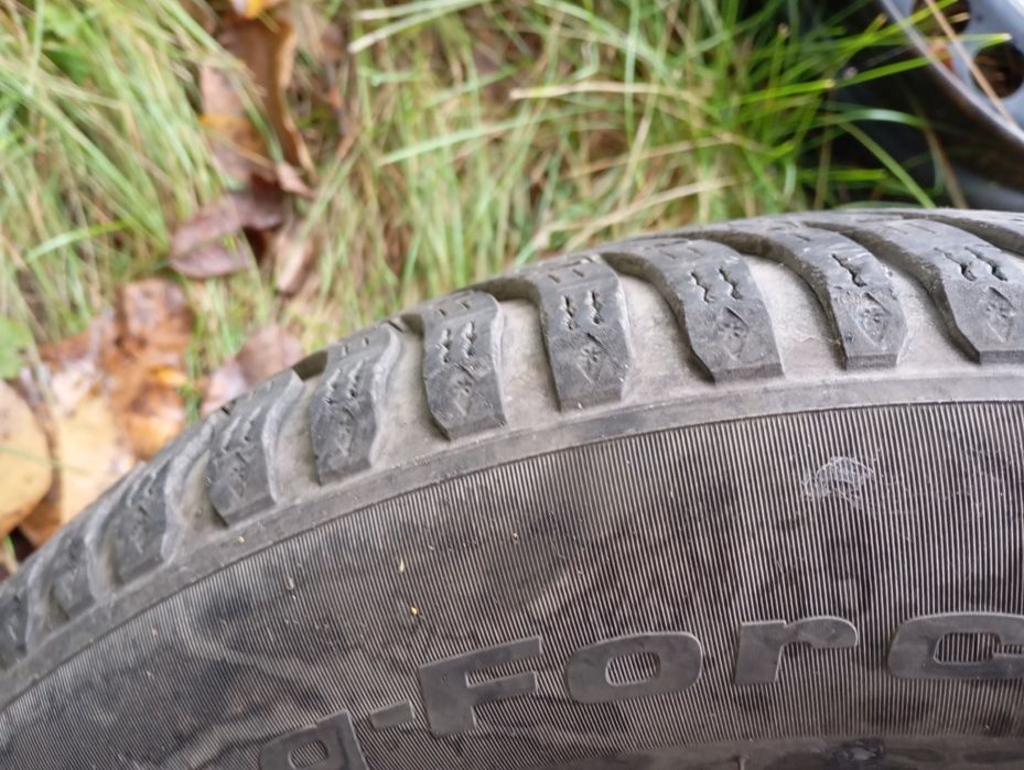 Зимни гуми goodrich 185/65/15 2021 година