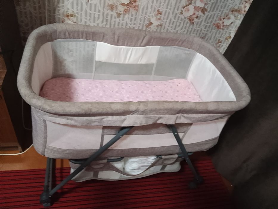 Продам кроватку манеж