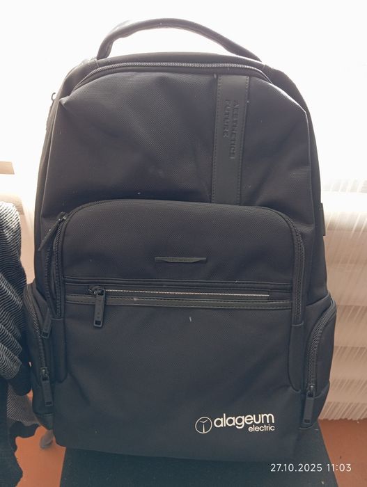 Продам новый черный рюкзак