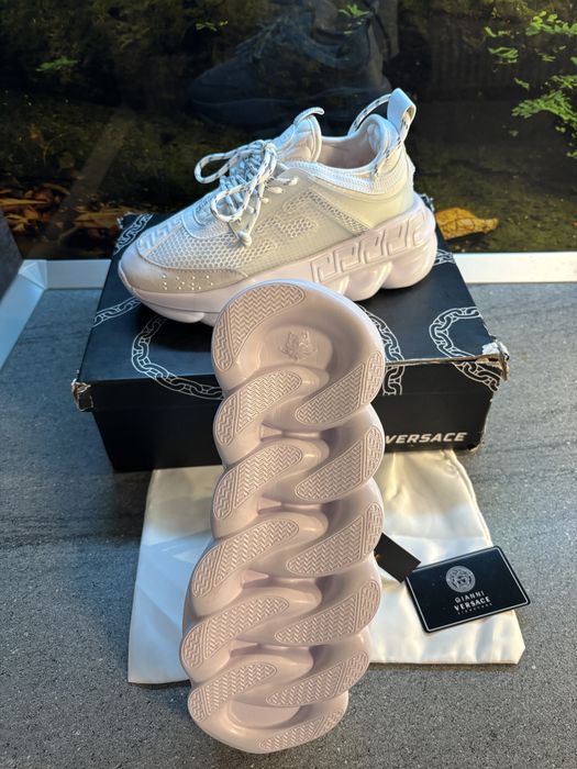 Versace chain reaction