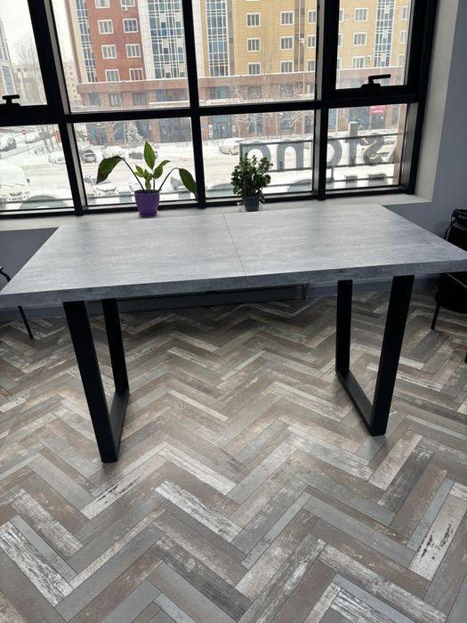 Продам стол раздвижной