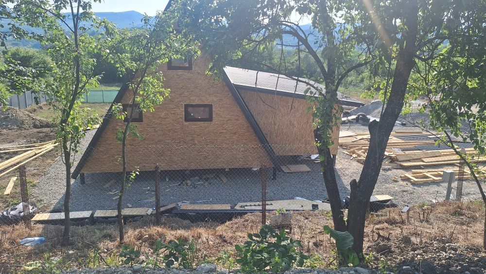 Vând teren OCNELE MARI