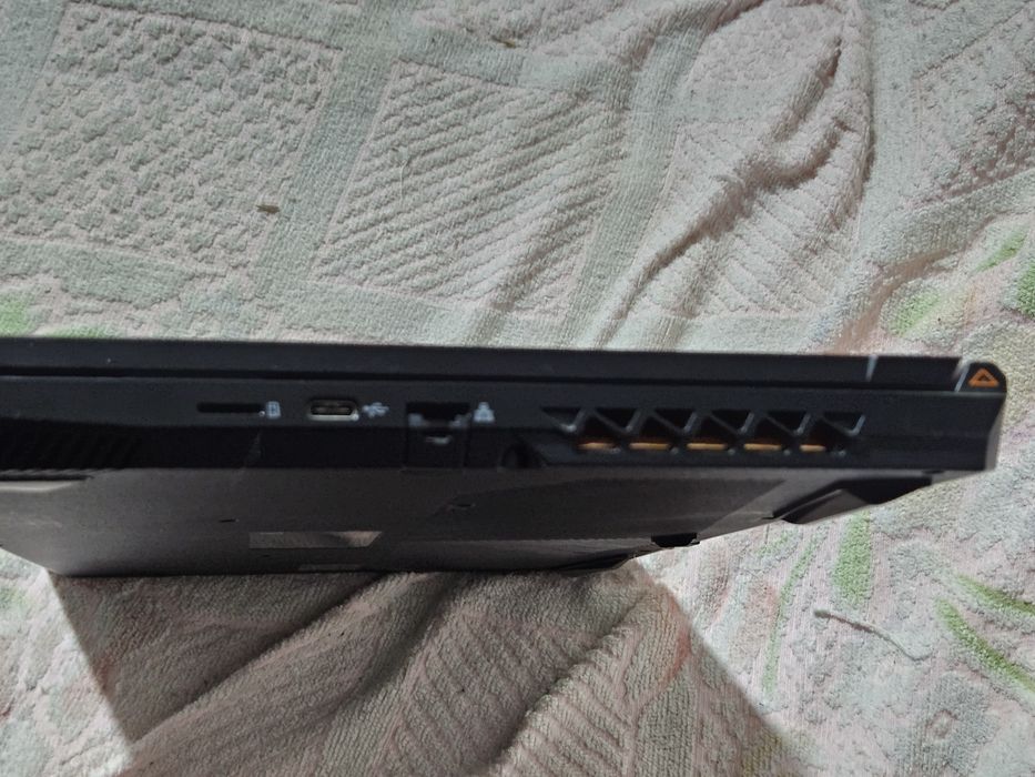 Ноутбук игровой gygabite m5 mf