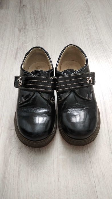 Ботинки осенние на девочку.