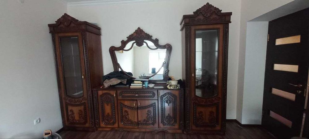 продам медбель в отличном состоянии для гостинной и холов