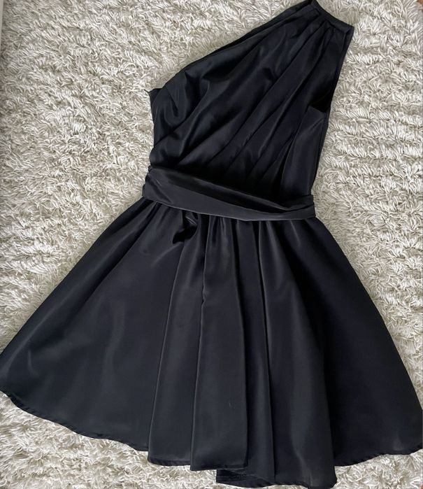 Официална черна рокля