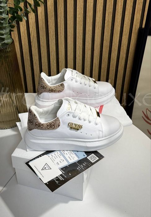 Adidași pentru damă Guess