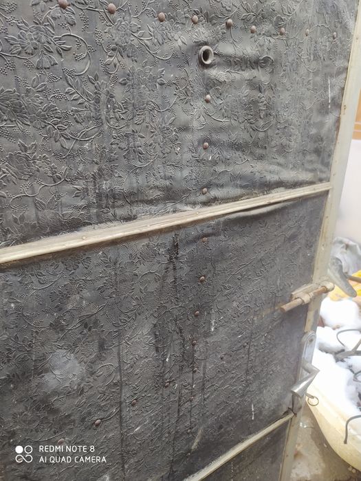 Temir eshik sotiladi