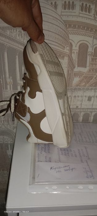 Детская обувь. Кроссовки