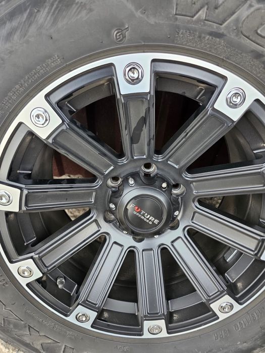 Шины грязывые с дисками