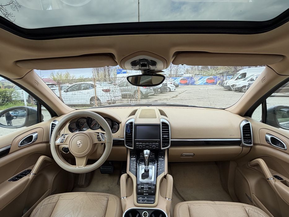 Porsche Cayenne 3.0D 245CP/Pano/Bose/Camera/Keyless/
