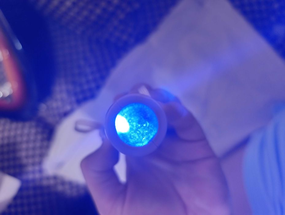 лазерная игрушка для кошки на батарейках/cat laser toy . Цена 35000