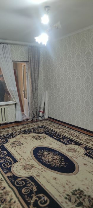 Продается 2 комнатная квартира 4 этаж 5 этажный дом.  Сергели 4 Ярмарк