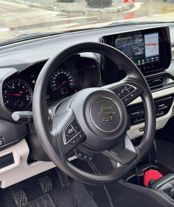 Suzuki Swift 1.2i Cool Hybrid, 2WD, 7500km, Ca Nou, 2 seturi anvelope