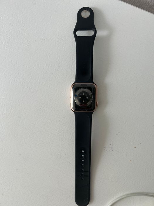 Продам смарт часы apple