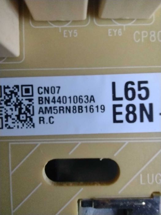 Samsung QE65Q70TAT display crapat