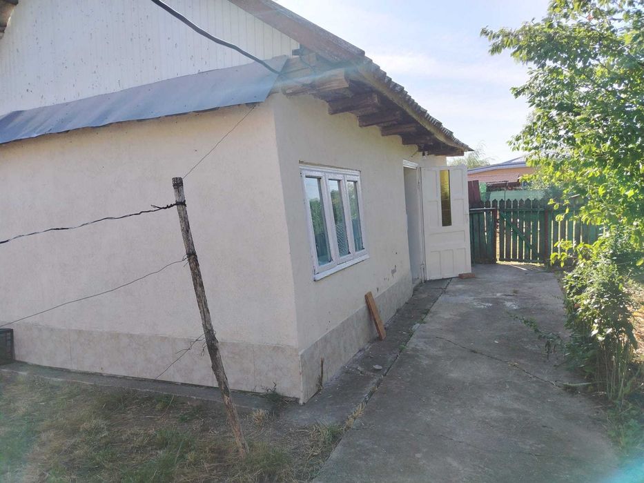 Vând casa în hanesti