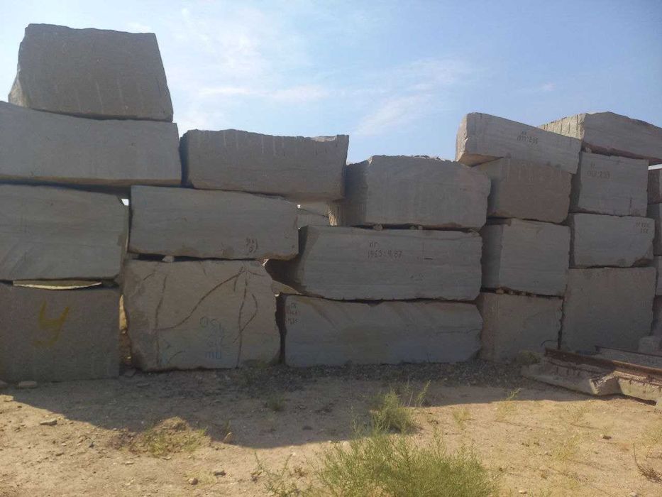 Гранит блок-камни.