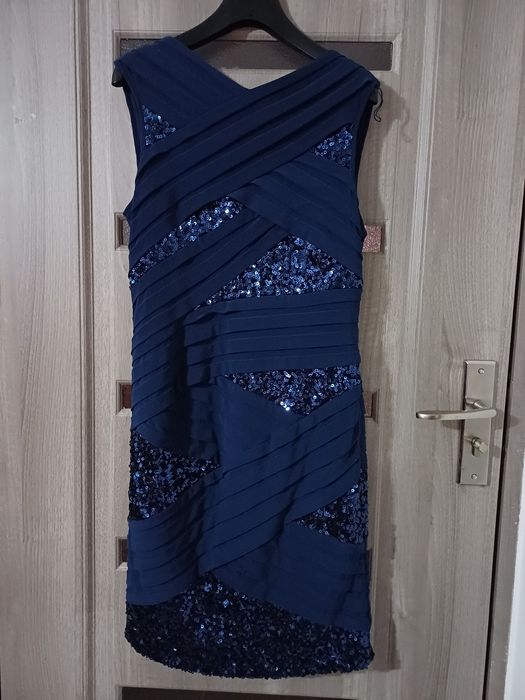 Rochie Adrianna papell