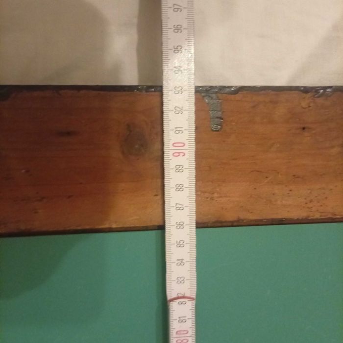 Старо огледало с дървена рамка