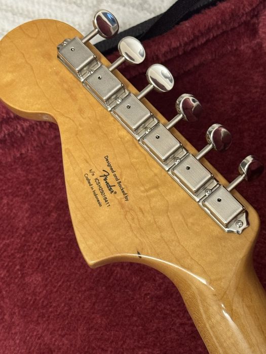 Электрогитара Squier Classic Vibe 70’s Black с кейсом