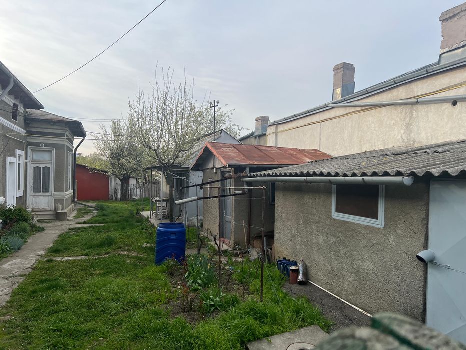 vand teren 637 mp si casa buzau