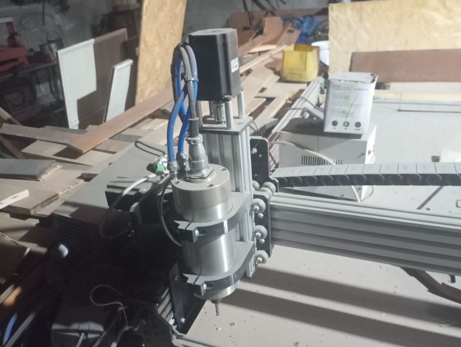 Продам фрезерный ЧПУ станок 1.5/1.5