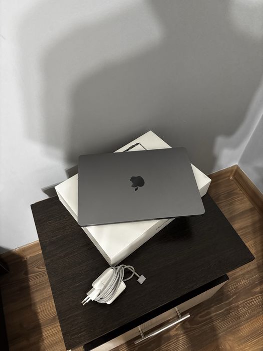Macbook Air M2 2022