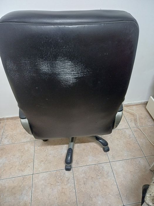 Продам кресло кожаное