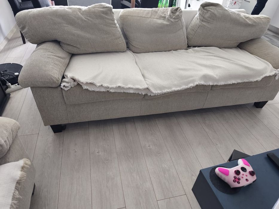 Vând canapele confortabile în stare bună!