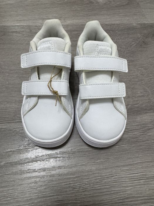 Adidasi Noi copii de la Adidas