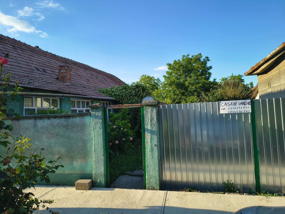Casă de vânzare