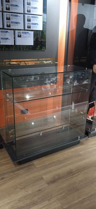 Ойнали витриналар, стеклянный витрина