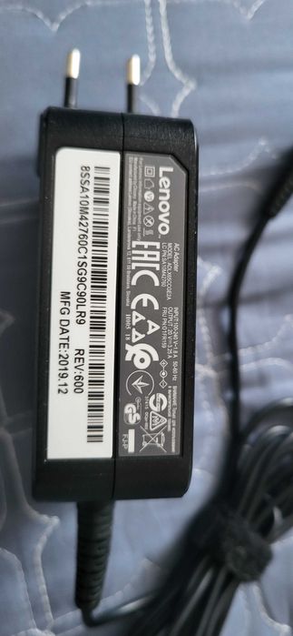 LENOVO Incarcator 20V-3.25A fuctional mufa subtire