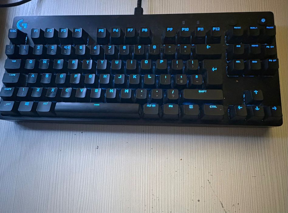 PC Gaming + Monitor 240Hz RTX 3060 i5 12400F 32GB Full Setup