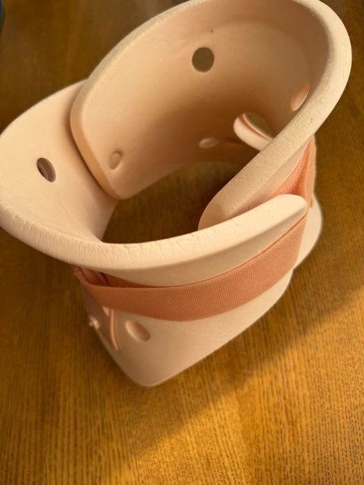 Продаётся шейный корсет