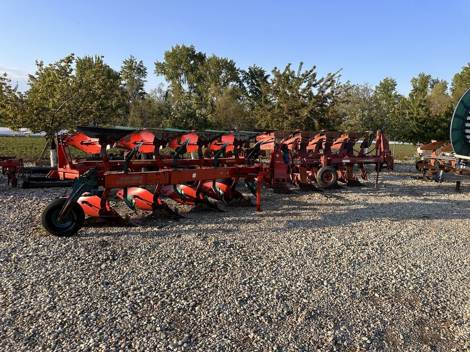 Plug cu 4 brazde kvenerland Naud Huard Kuhn . Piese utilaje
