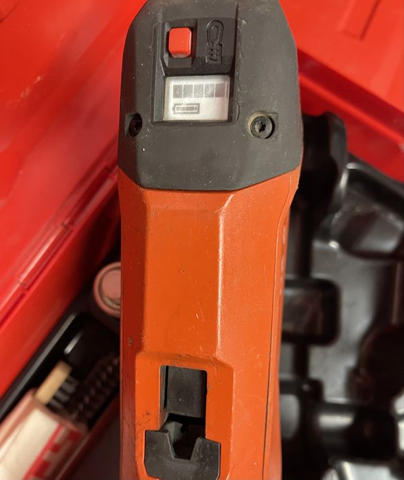 Pistol batut cuie beton metal lemn Hilti Dx6