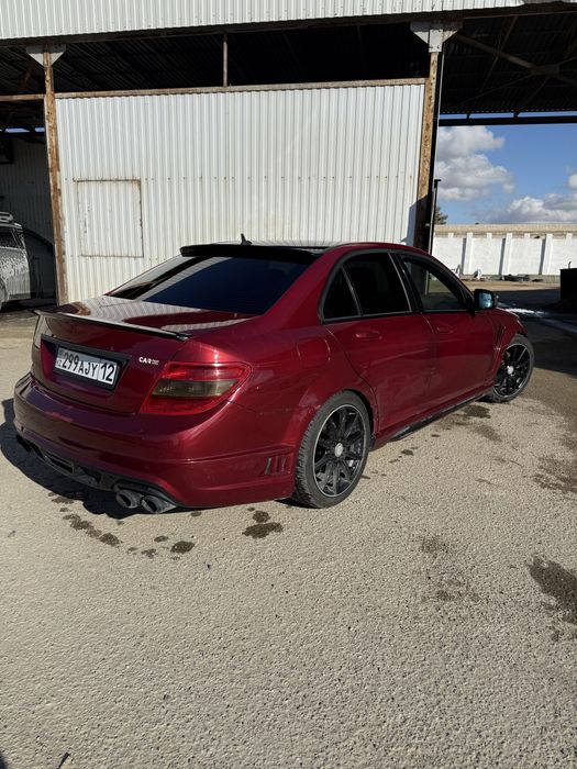 Продаётся Mercedes C 300