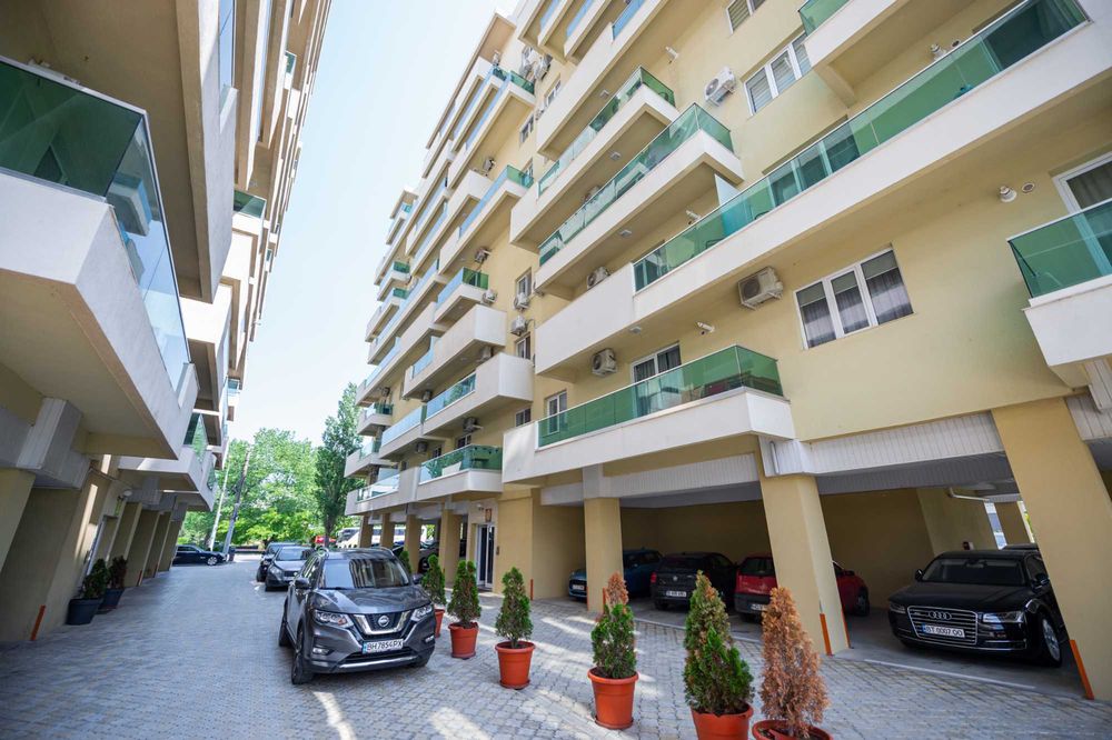 Apartament 2 camere la mare Mamaia cu loc de parcare inclus
