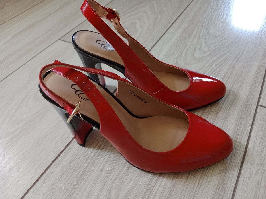 продам женские босоножки