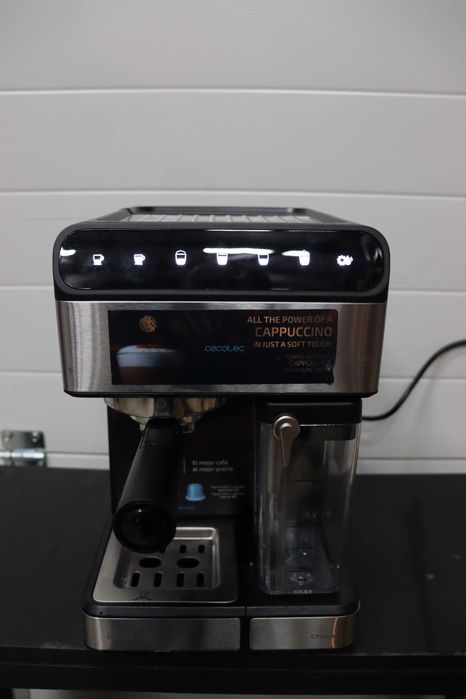 Полуавтоматична кафемашина Cecotec Power Instant-ccino 1350W, 1.4л
